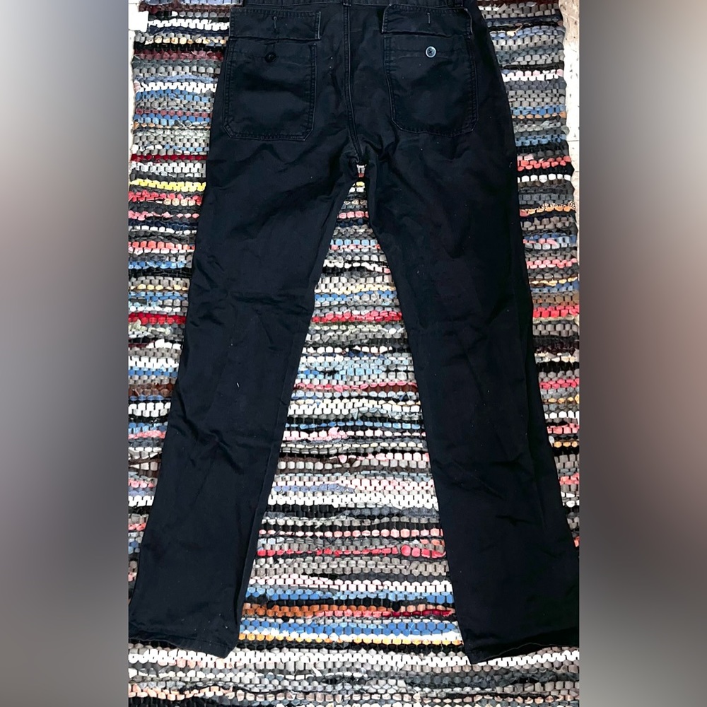 these are grey gap cargo pants slim fit in a size 32/34